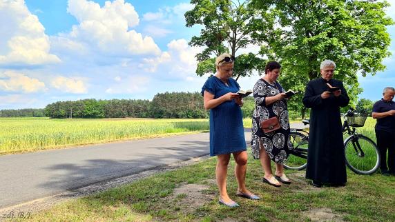 Nabożeństwo ul. Fredry w kierunku miejscowości Łąki Kozielskie - 26.05.2024