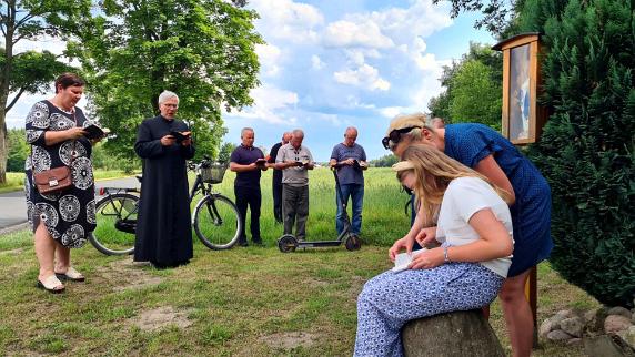 Nabożeństwo ul. Fredry w kierunku miejscowości Łąki Kozielskie - 26.05.2024