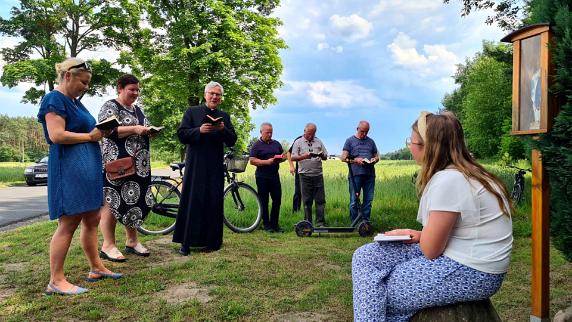 Nabożeństwo ul. Fredry w kierunku miejscowości Łąki Kozielskie - 26.05.2024